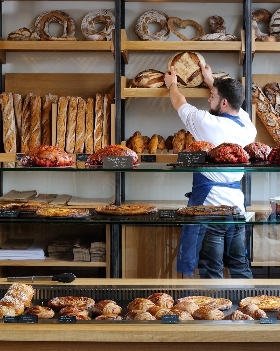 Épicerie Comptoir Mère Brazier - Halles Paul Bocuse sur Instagram